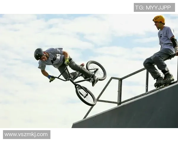 深圳极限运动队在滑板精英赛中以85分稳居积分榜首位